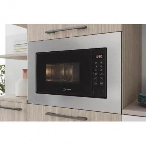 Мікрохвильовка з грилем Indesit MWI 120 GX