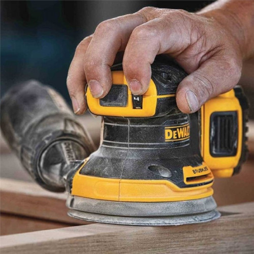 Акумуляторна ексцентрикова шліфмашина DeWALT DCW210N (18 В, без АКБ, 125 мм)