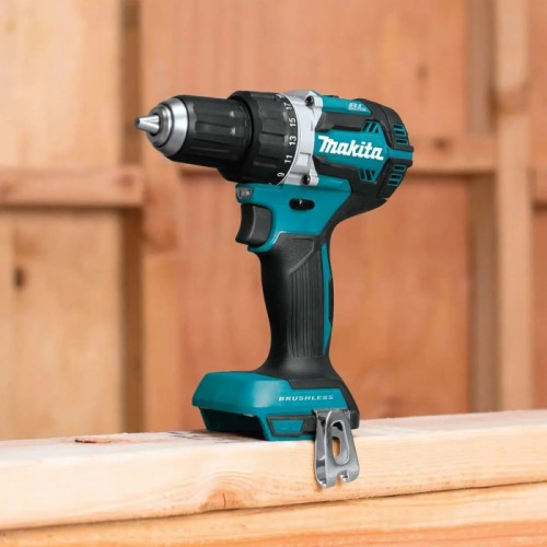 Акумуляторний шуруповерт Makita DDF484RTE (18 В, 2х5 А*год, 54 Н*м)