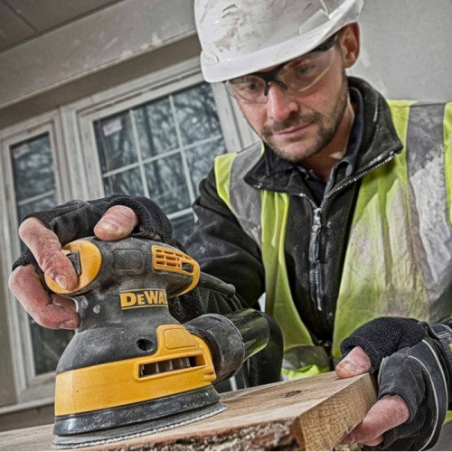 Ексцентрикова шліфмашина DeWALT DWE6423 (0.28 кВт, 125 мм)